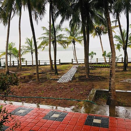 Candlehut Homestay Nileshwar Bagian luar foto