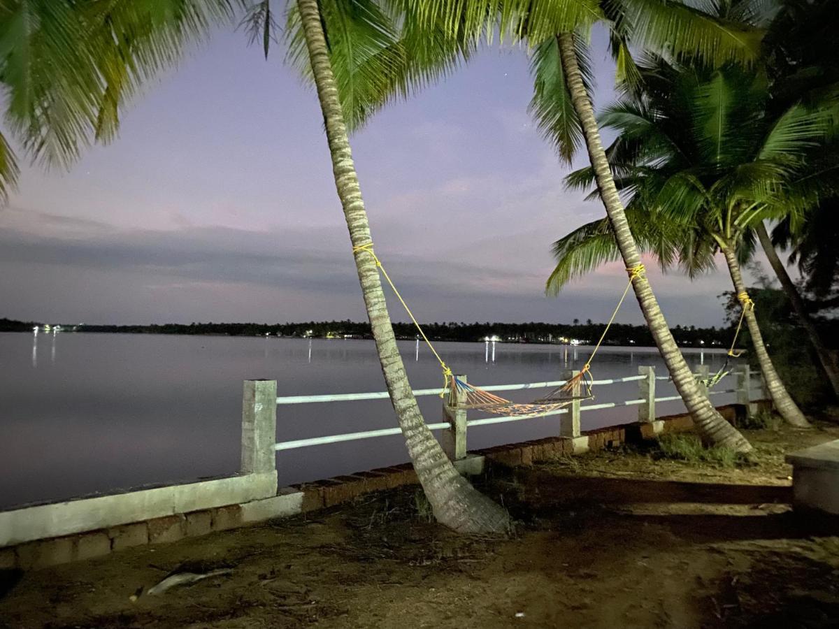 Candlehut Homestay Nileshwar Bagian luar foto