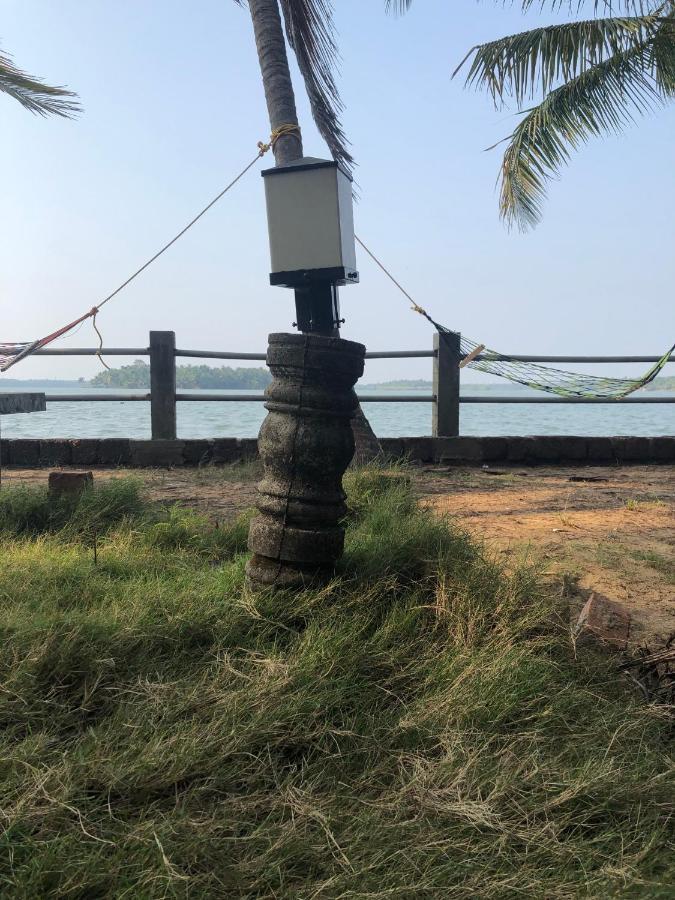 Candlehut Homestay Nileshwar Bagian luar foto