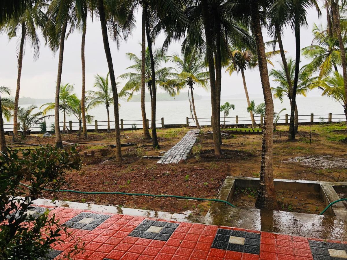 Candlehut Homestay Nileshwar Bagian luar foto