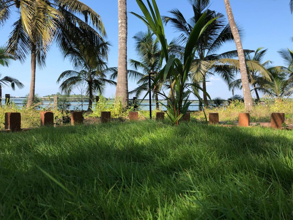Candlehut Homestay Nileshwar Bagian luar foto
