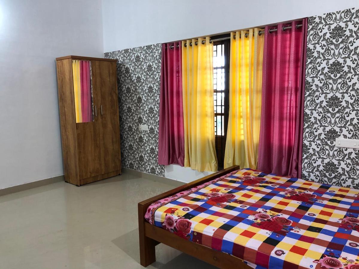 Candlehut Homestay Nileshwar Bagian luar foto